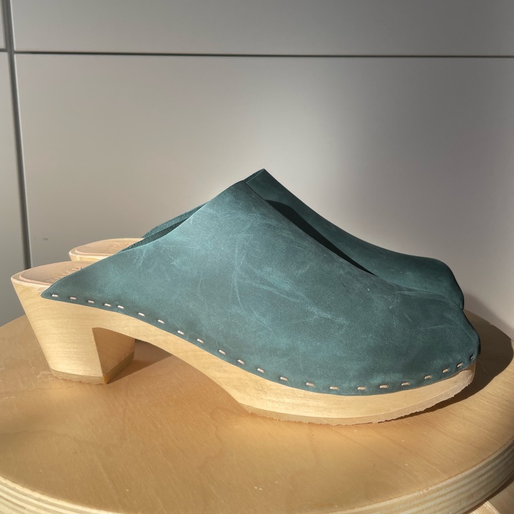 Bryr Greeb Mules with Wooden Heel